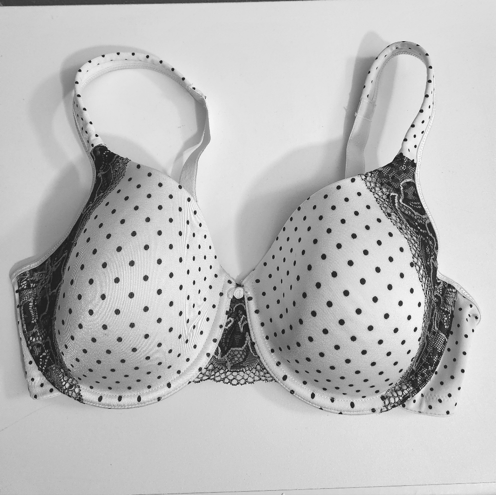 BALI Bra 3547 Black/ white 34D Like new, smoke free.